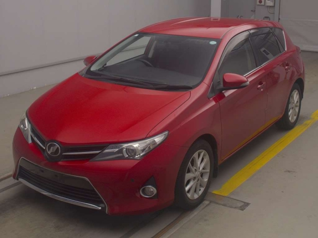 TOYOTA AURIS 2013