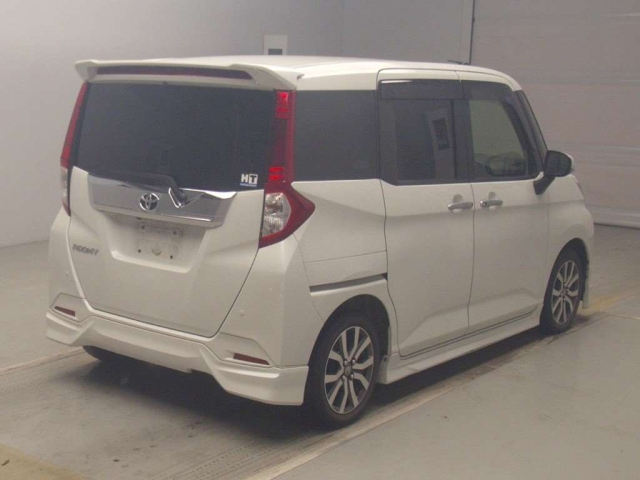 TOYOTA ROOMY 2016