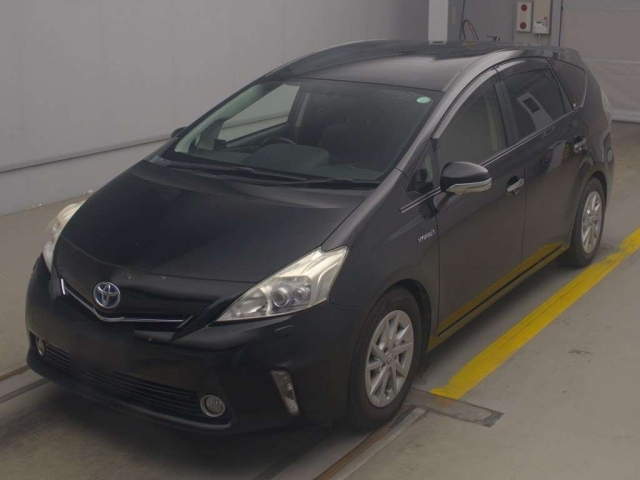 TOYOTA PRIUS ALPHA 2012
