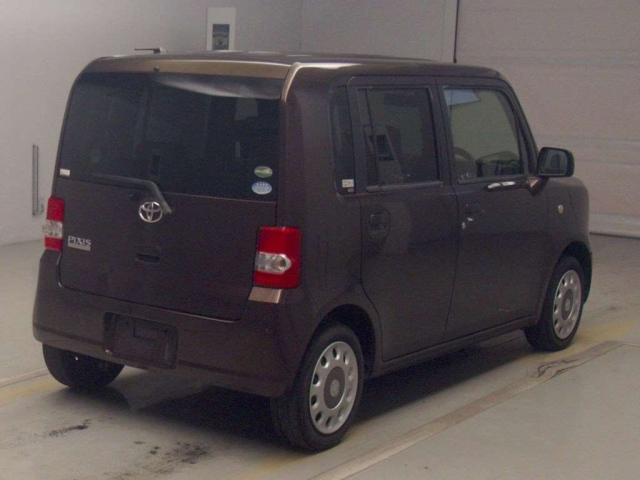 TOYOTA PIXIS SPACE 2015