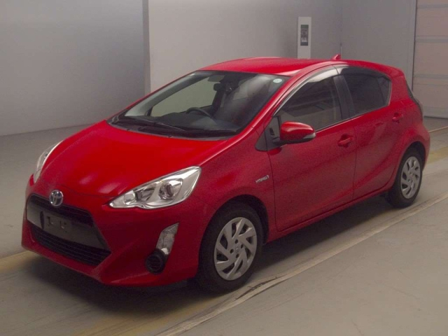 TOYOTA AQUA 2015