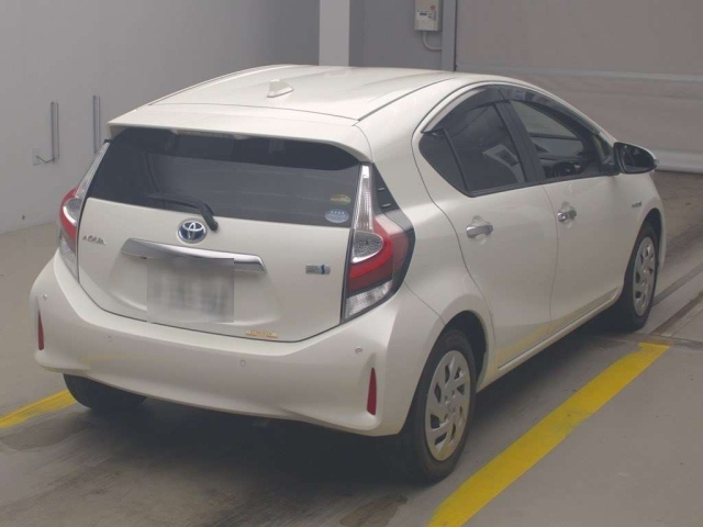 TOYOTA AQUA 2019