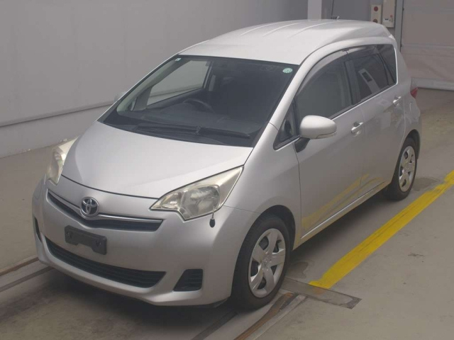 TOYOTA RACTIS 2011