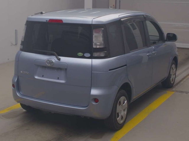TOYOTA SIENTA 2013