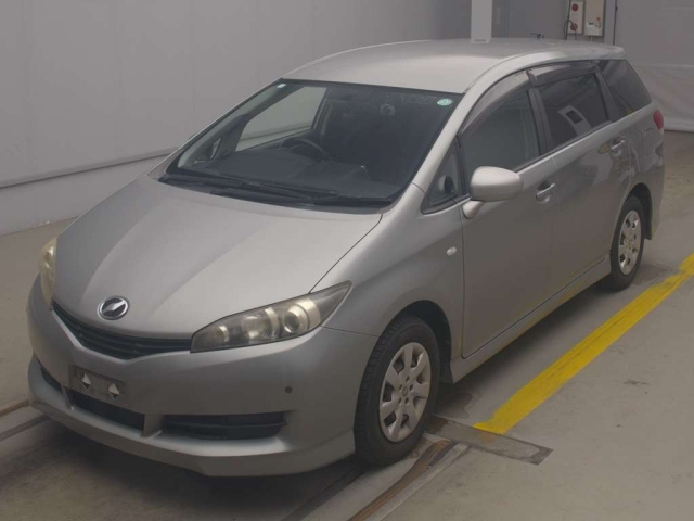 TOYOTA WISH 2010