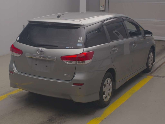 TOYOTA WISH 2010