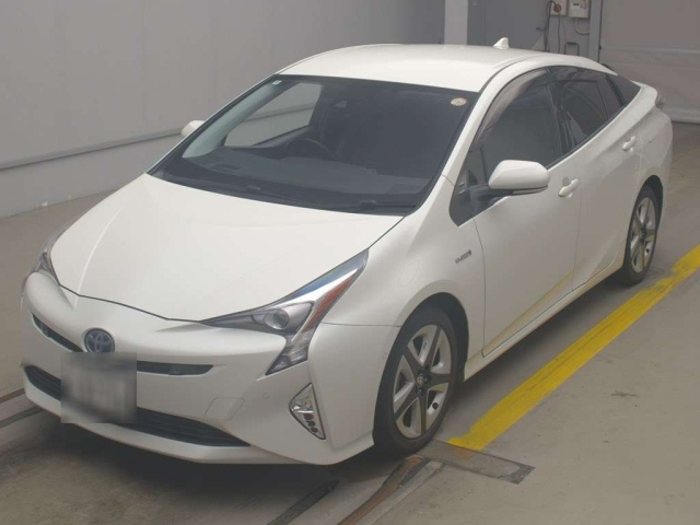 TOYOTA PRIUS 2016