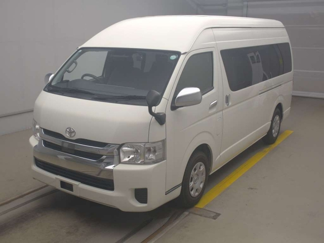 TOYOTA HIACE 2020