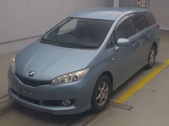 TOYOTA WISH 2010