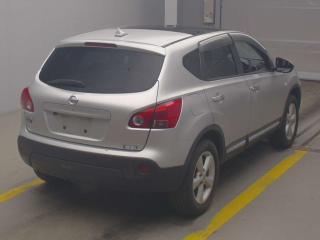 NISSAN DUALIS 2010