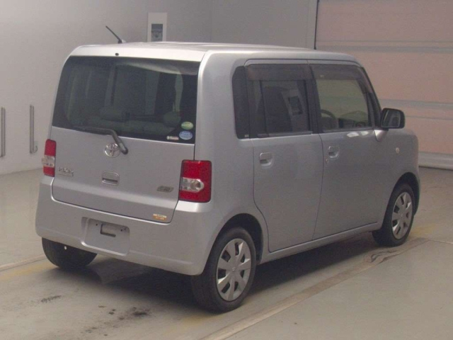 TOYOTA PIXIS SPACE 2013