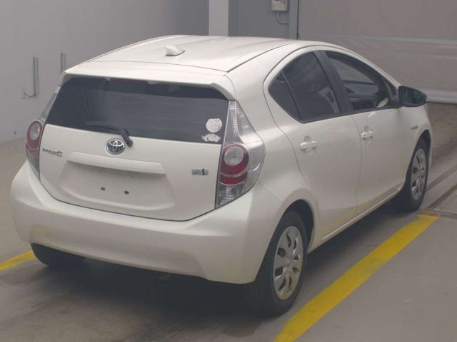 TOYOTA AQUA 2012