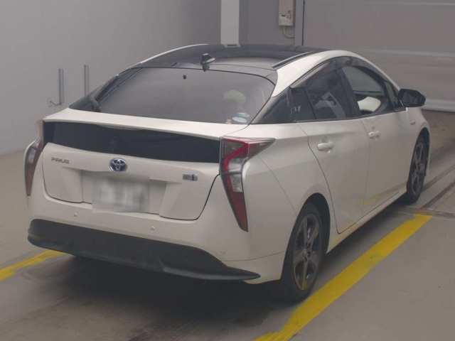 TOYOTA PRIUS 2017