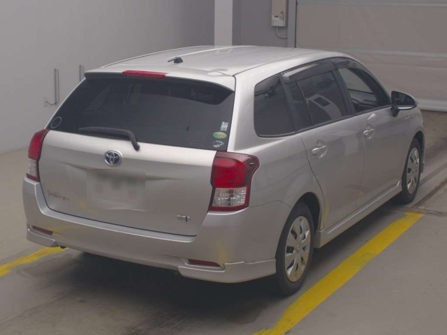 TOYOTA COROLLA FIELDER 2013