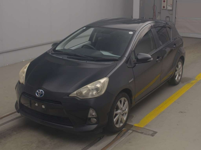 TOYOTA AQUA 2012