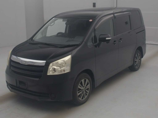 TOYOTA NOAH 2008