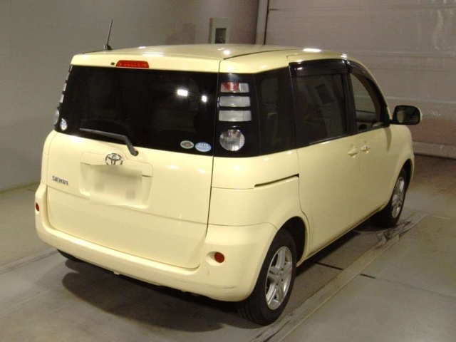 TOYOTA SIENTA 2009
