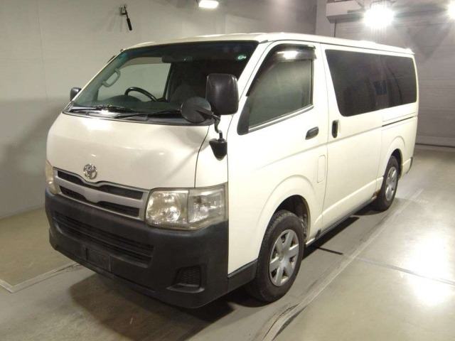 TOYOTA REGIUS ACE VAN 2010