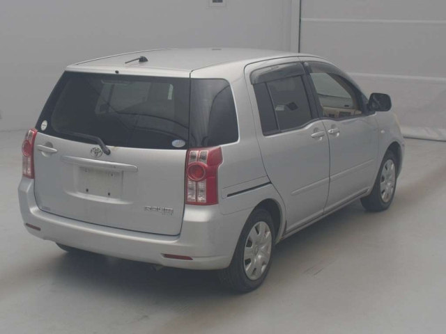TOYOTA RAUM 2008