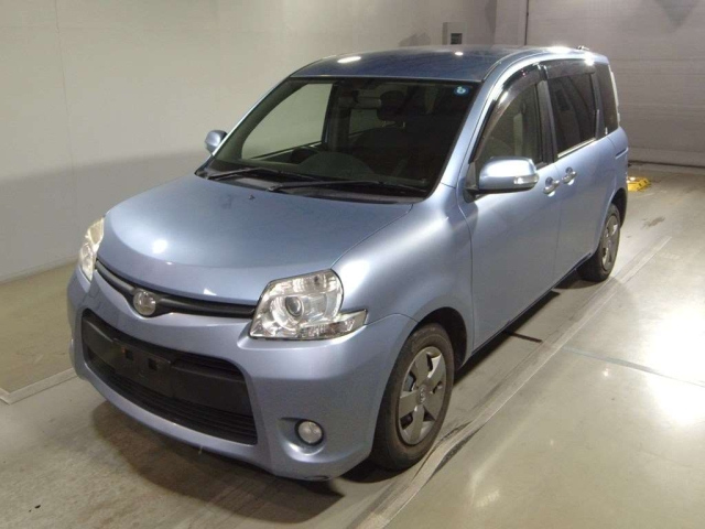 TOYOTA SIENTA 2013