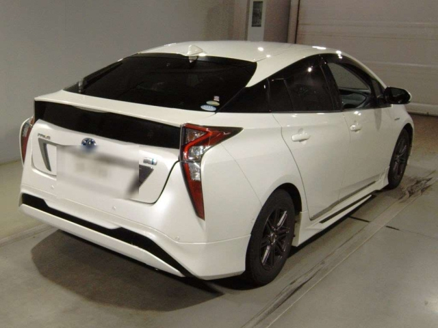 TOYOTA PRIUS 2018