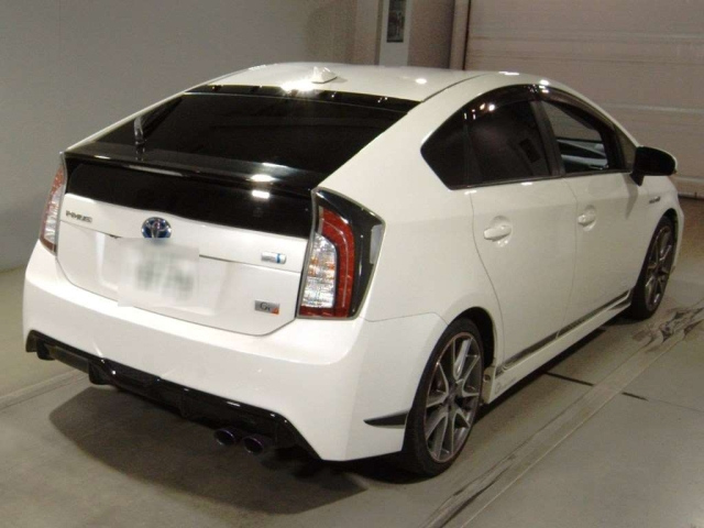 TOYOTA PRIUS 2012