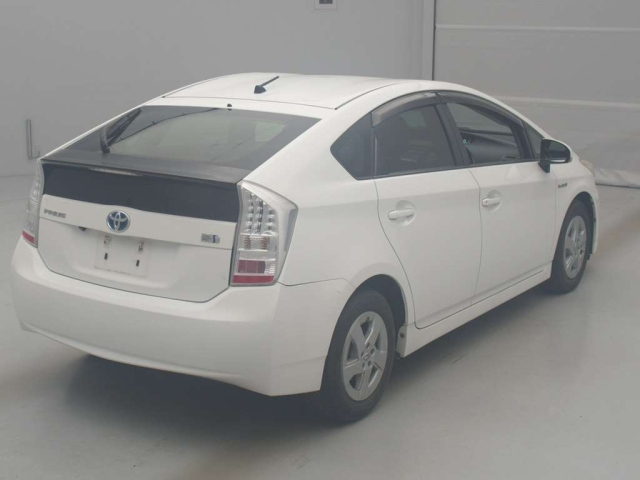 TOYOTA PRIUS 2011