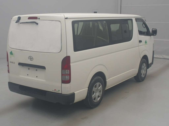 TOYOTA HIACE VAN 2015