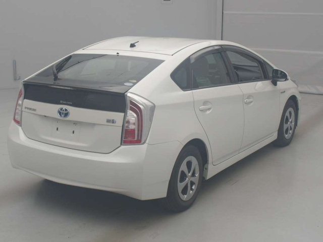 TOYOTA PRIUS 2015