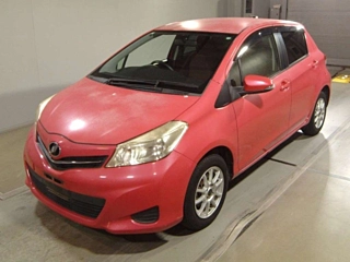 TOYOTA VITZ 2011