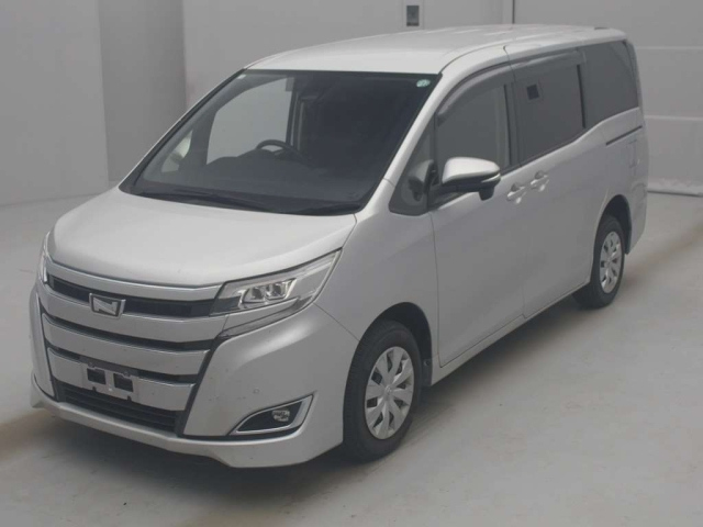 TOYOTA NOAH 2020