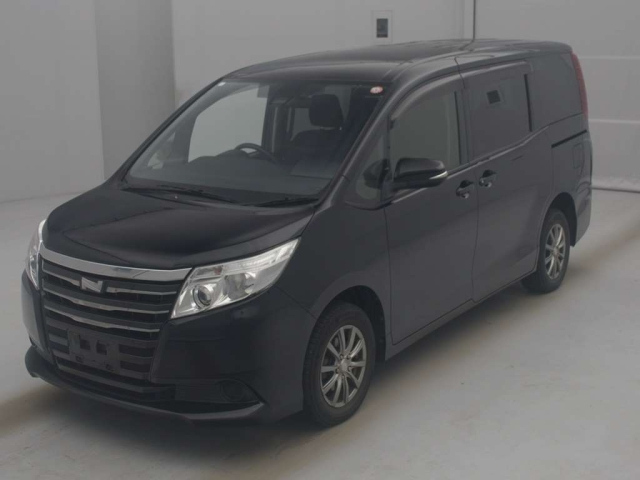 TOYOTA NOAH 2016