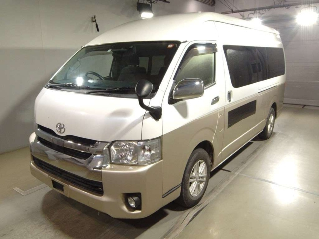 TOYOTA HIACE 2018