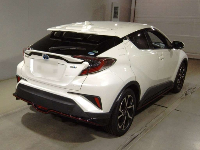 TOYOTA C-HR 2017