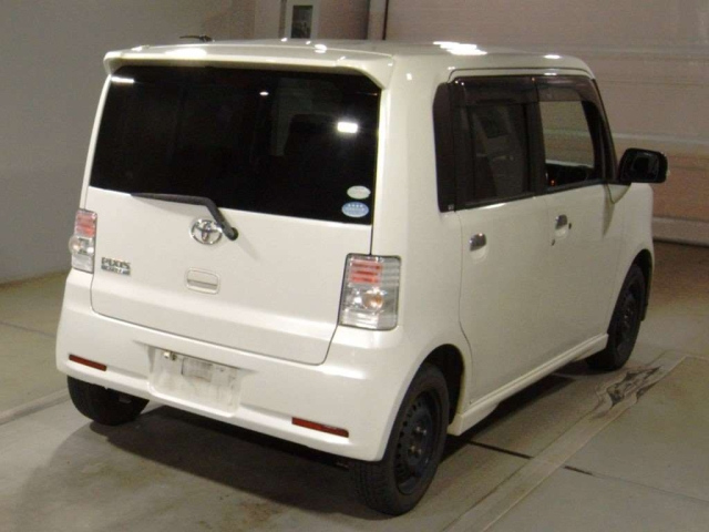 TOYOTA PIXIS SPACE 2012