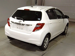 TOYOTA VITZ 2016