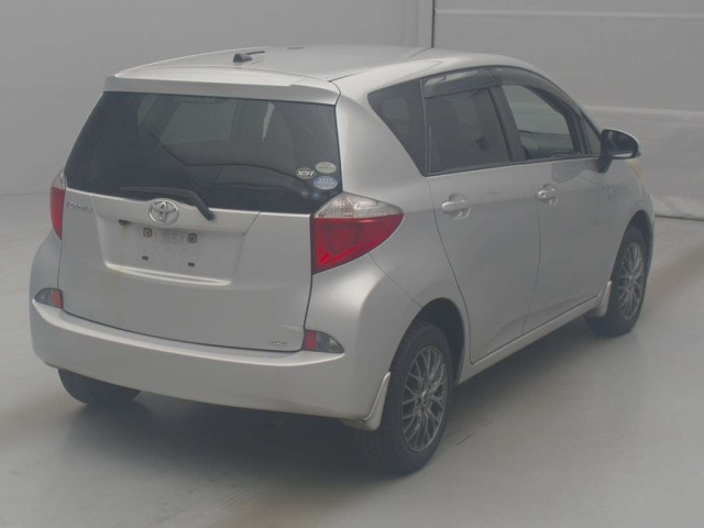 TOYOTA RACTIS 2011