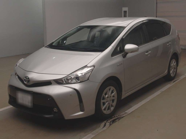 TOYOTA PRIUS ALPHA 2015