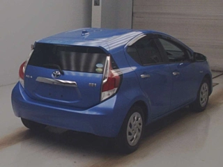 TOYOTA AQUA 2017