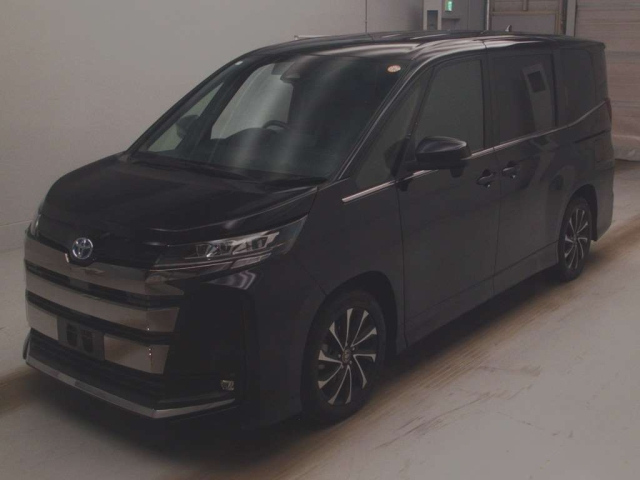 TOYOTA NOAH 2022