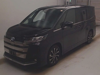 TOYOTA NOAH 2022