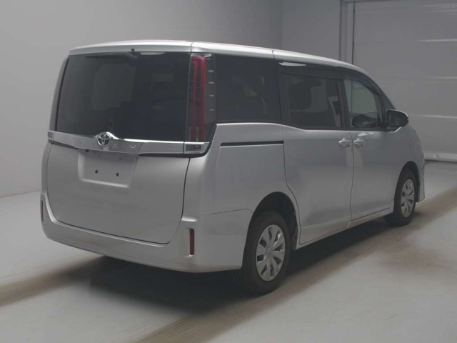 TOYOTA NOAH 2020