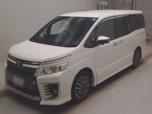 TOYOTA VOXY 2016