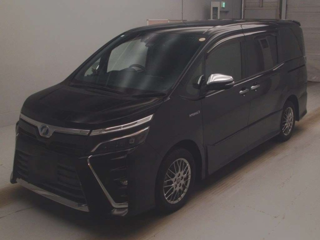 TOYOTA VOXY 2018