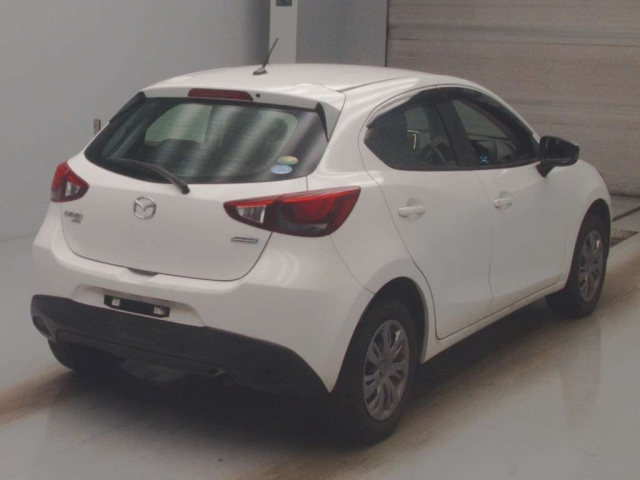 MAZDA DEMIO 2016