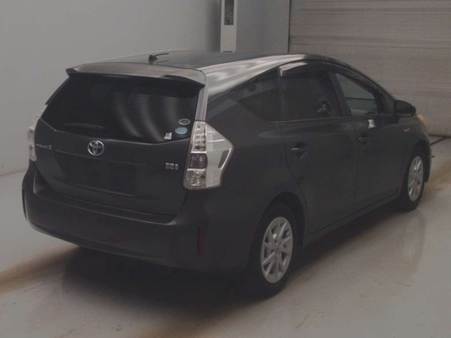 TOYOTA PRIUS ALPHA 2012