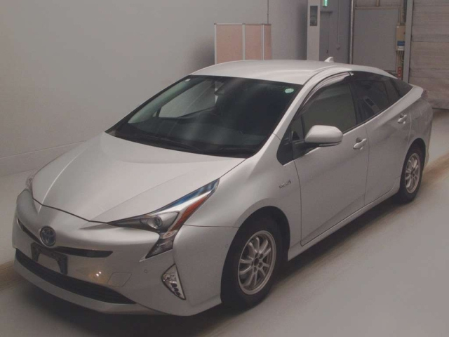 TOYOTA PRIUS 2018