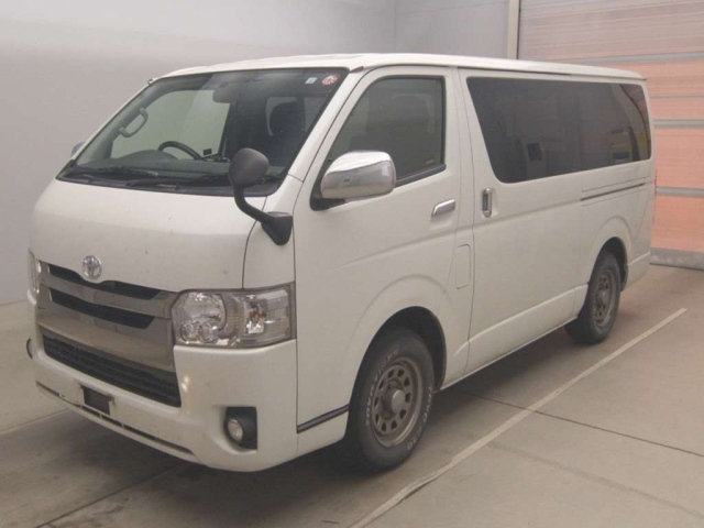 TOYOTA HIACE VAN 2017