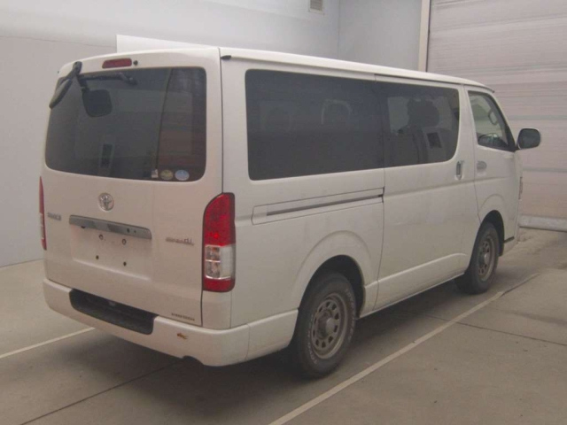 TOYOTA HIACE VAN 2017