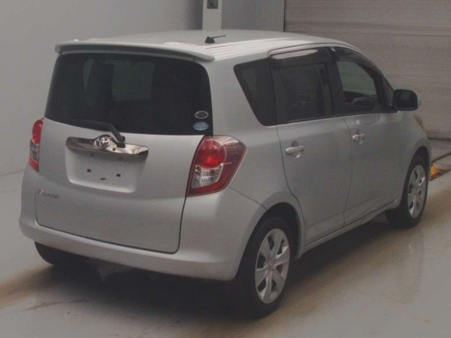 TOYOTA RACTIS 2010